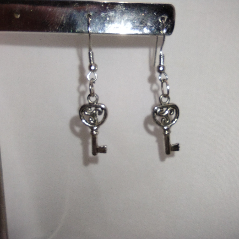 Key earrings - Picture 3 of 4